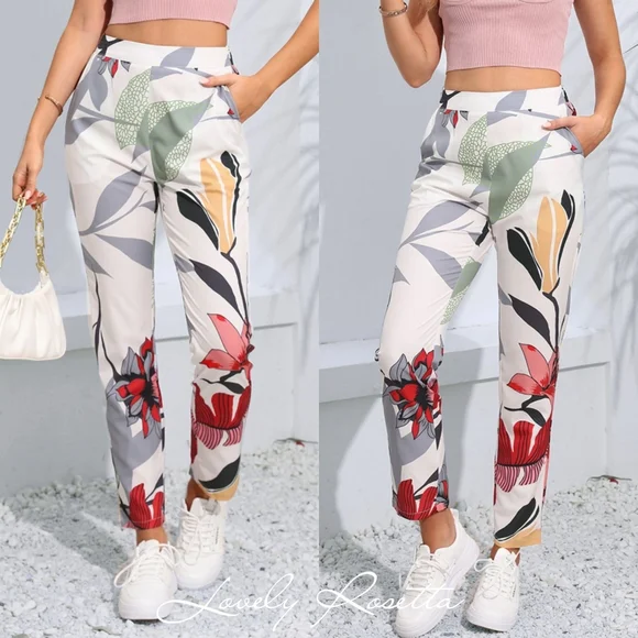 Floral Print Women's Cropped Pants - Picture 8 of 8